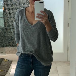 BRANDY MELVILLE oversized soft  grey vneck